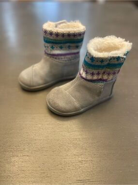 Toms Girls Gray Faux-Fur Lined Boots with Teal & Purple Knit Accent
